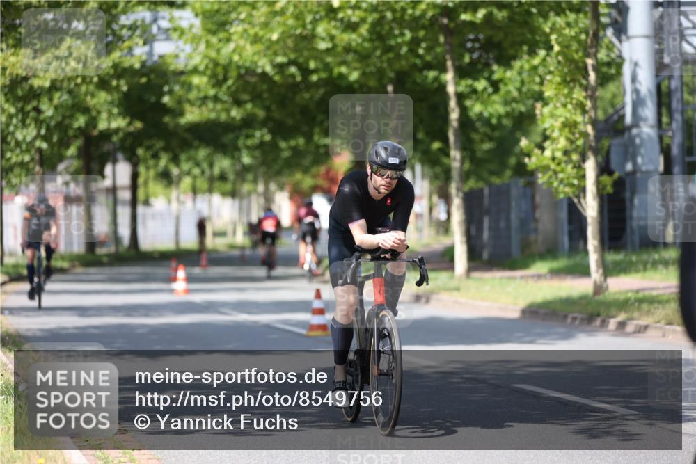10.08.2025 - GEWOBA Citytriathlon Bremen Yannick Fuchs http://msf.ph/oto/8549756 10.08.2025 12:20:08 Radfahren 565, 570, 639, 739, 764, 782, 784, 841, 844, 892, 920, 1027 meine-sportfotos.de