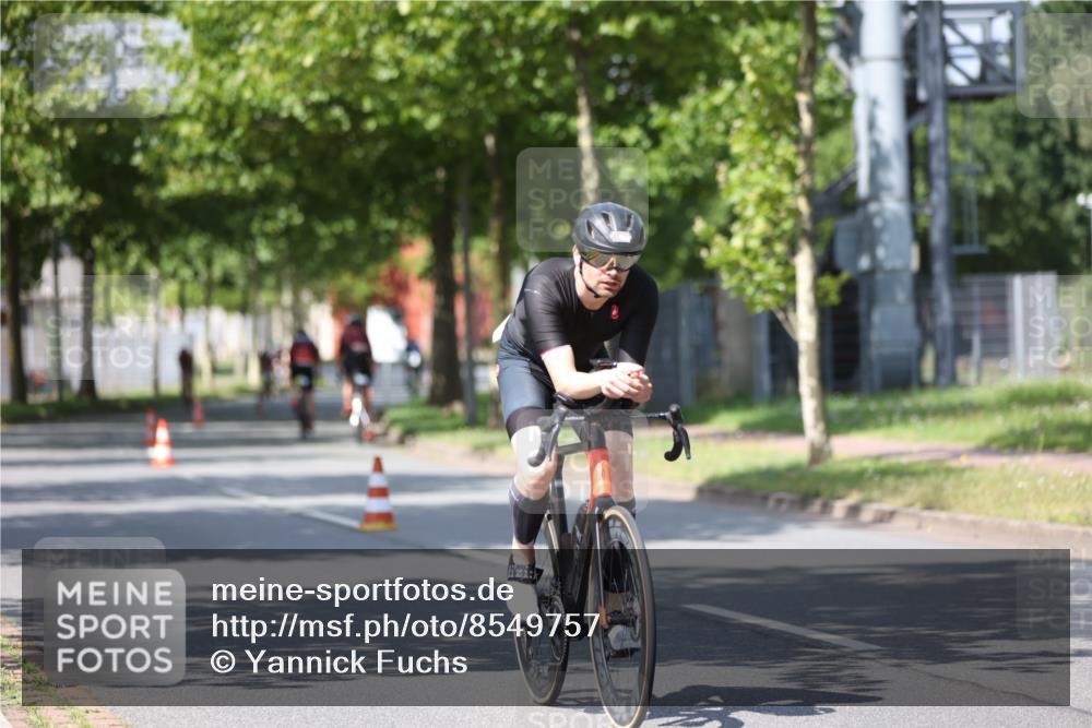 10.08.2025 - GEWOBA Citytriathlon Bremen Yannick Fuchs http://msf.ph/oto/8549757 10.08.2025 12:20:08 Radfahren 565, 570, 639, 739, 764, 782, 784, 841, 844, 892, 920, 1027 meine-sportfotos.de