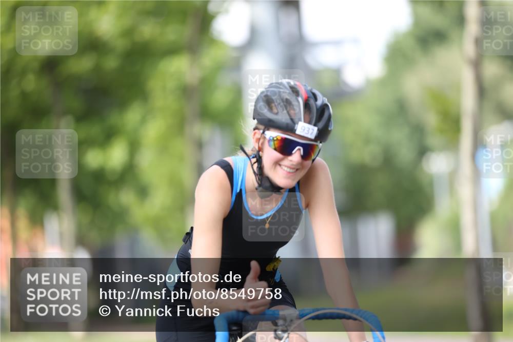 10.08.2025 - GEWOBA Citytriathlon Bremen Yannick Fuchs http://msf.ph/oto/8549758 10.08.2025 13:32:39 Radfahren 937 meine-sportfotos.de
