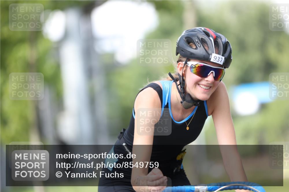 10.08.2025 - GEWOBA Citytriathlon Bremen Yannick Fuchs http://msf.ph/oto/8549759 10.08.2025 13:32:39 Radfahren 937 meine-sportfotos.de