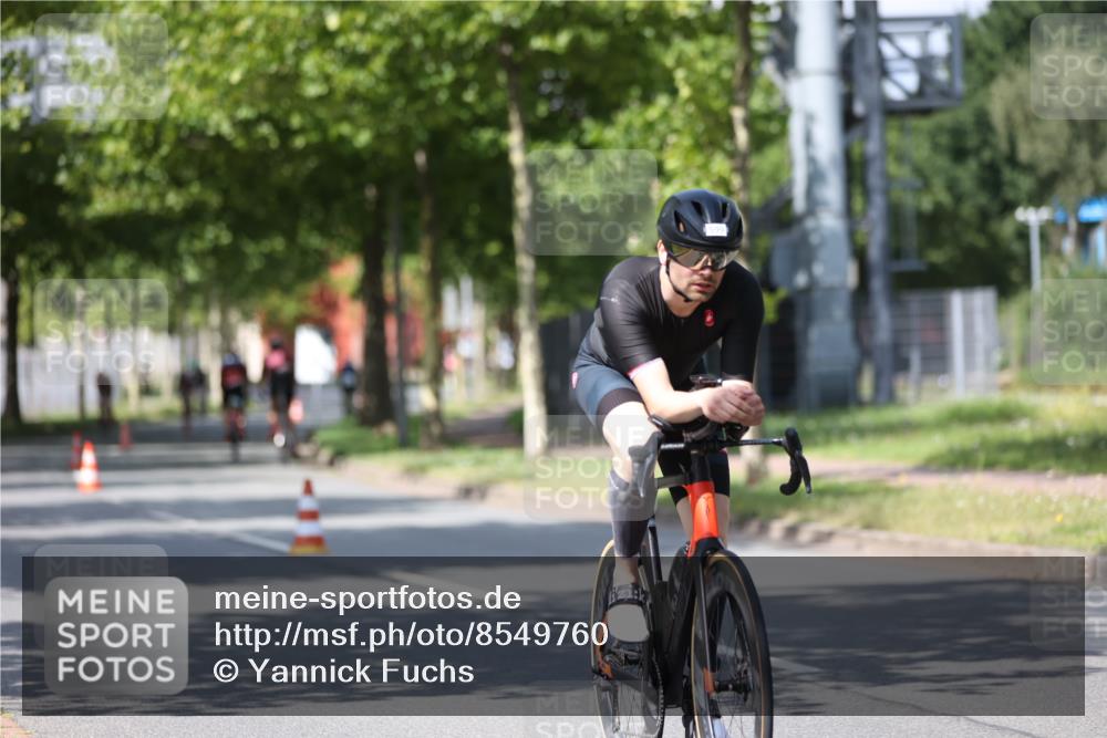 10.08.2025 - GEWOBA Citytriathlon Bremen Yannick Fuchs http://msf.ph/oto/8549760 10.08.2025 12:20:08 Radfahren 565, 570, 639, 739, 764, 782, 784, 841, 844, 892, 920, 1027 meine-sportfotos.de