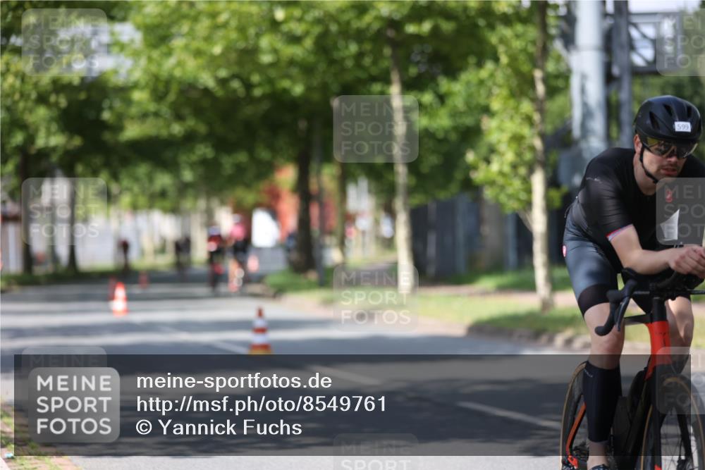 10.08.2025 - GEWOBA Citytriathlon Bremen Yannick Fuchs http://msf.ph/oto/8549761 10.08.2025 12:20:08 Radfahren 565, 570, 639, 739, 764, 782, 784, 841, 844, 892, 920, 1027 meine-sportfotos.de