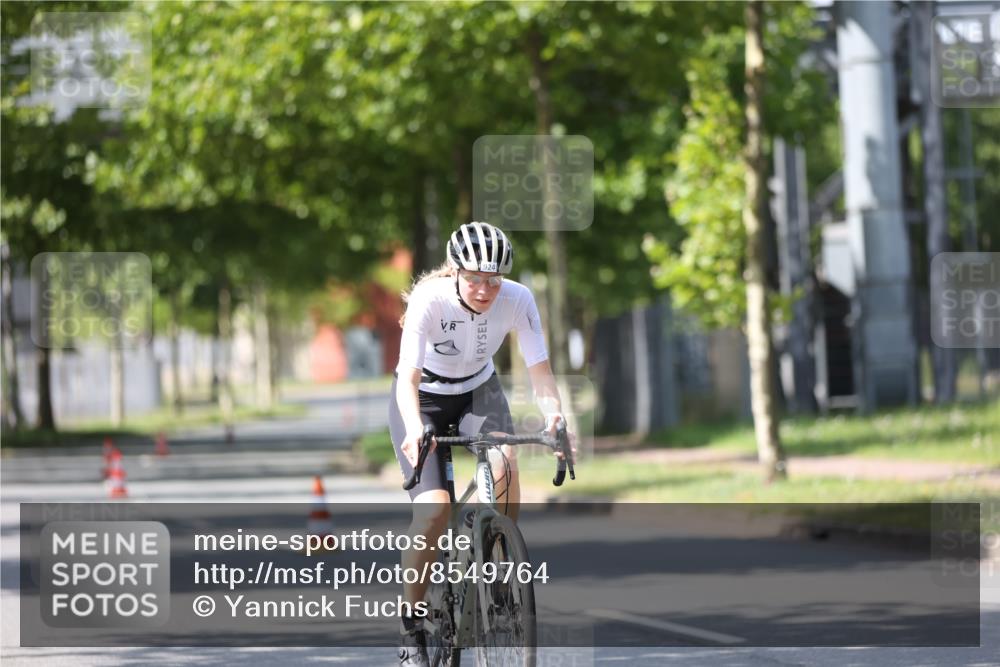10.08.2025 - GEWOBA Citytriathlon Bremen Yannick Fuchs http://msf.ph/oto/8549764 10.08.2025 13:34:34 Radfahren 593, 865, 905, 924 meine-sportfotos.de