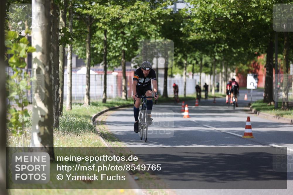 10.08.2025 - GEWOBA Citytriathlon Bremen Yannick Fuchs http://msf.ph/oto/8549765 10.08.2025 12:20:09 Radfahren 565, 570, 639, 720, 739, 764, 782, 784, 841, 844, 892, 920, 1027 meine-sportfotos.de