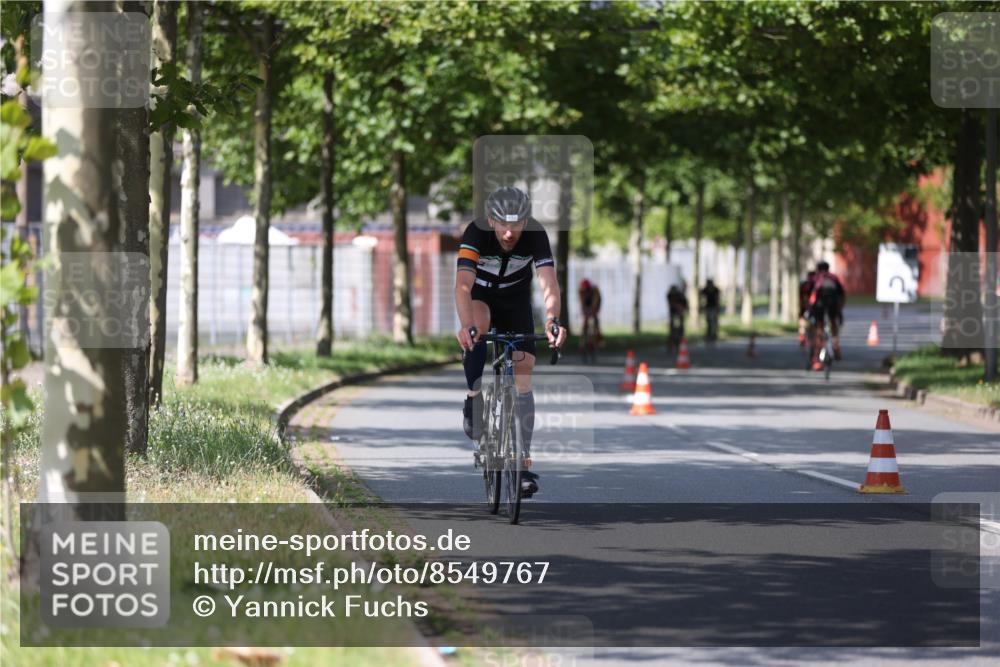 10.08.2025 - GEWOBA Citytriathlon Bremen Yannick Fuchs http://msf.ph/oto/8549767 10.08.2025 12:20:09 Radfahren 565, 570, 639, 720, 739, 764, 782, 784, 841, 844, 892, 920, 1027 meine-sportfotos.de