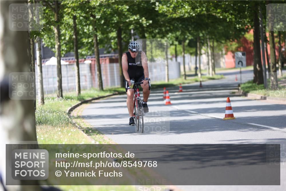 10.08.2025 - GEWOBA Citytriathlon Bremen Yannick Fuchs http://msf.ph/oto/8549768 10.08.2025 13:34:36 Radfahren 593, 865, 905, 924 meine-sportfotos.de