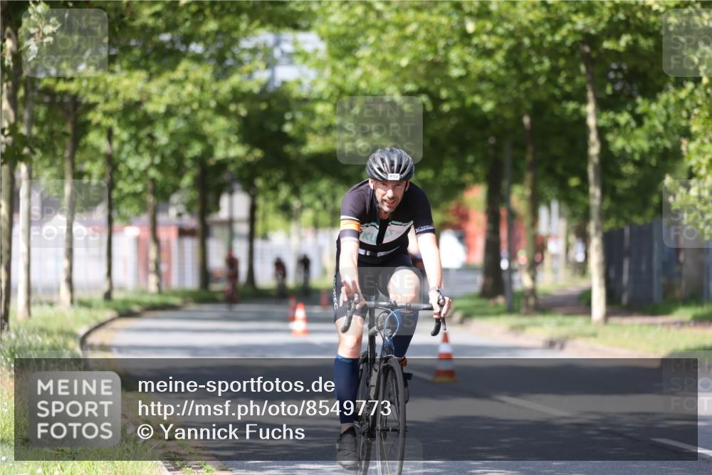 10.08.2025 - GEWOBA Citytriathlon Bremen Yannick Fuchs http://msf.ph/oto/8549773 10.08.2025 12:20:10 Radfahren 565, 570, 639, 720, 739, 764, 782, 784, 841, 844, 892, 920, 1027 meine-sportfotos.de