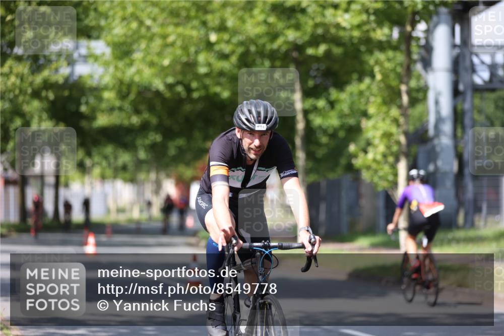 10.08.2025 - GEWOBA Citytriathlon Bremen Yannick Fuchs http://msf.ph/oto/8549778 10.08.2025 12:20:11 Radfahren 565, 570, 639, 720, 739, 764, 782, 784, 841, 844, 892, 920, 1027 meine-sportfotos.de