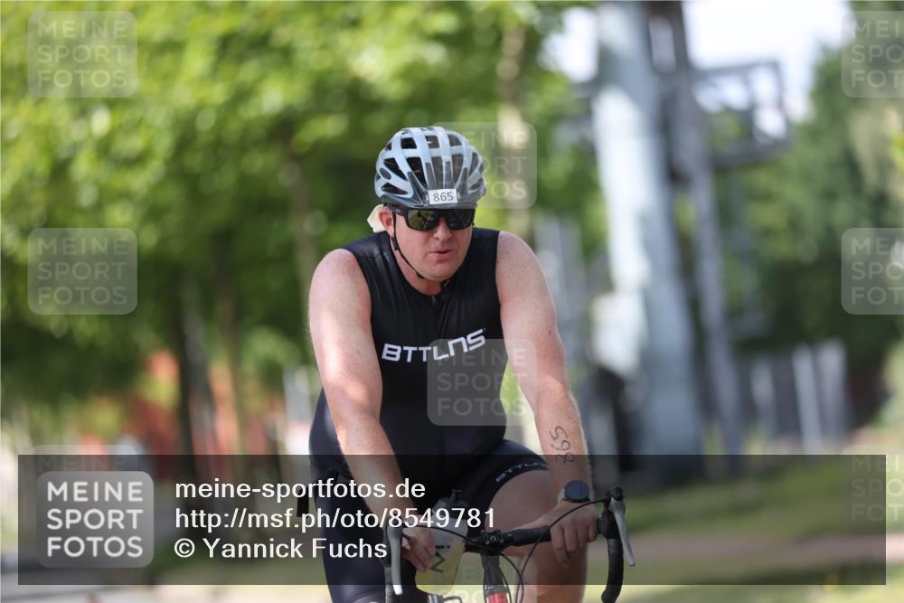 10.08.2025 - GEWOBA Citytriathlon Bremen Yannick Fuchs http://msf.ph/oto/8549781 10.08.2025 13:34:38 Radfahren 593, 865, 905, 924 meine-sportfotos.de