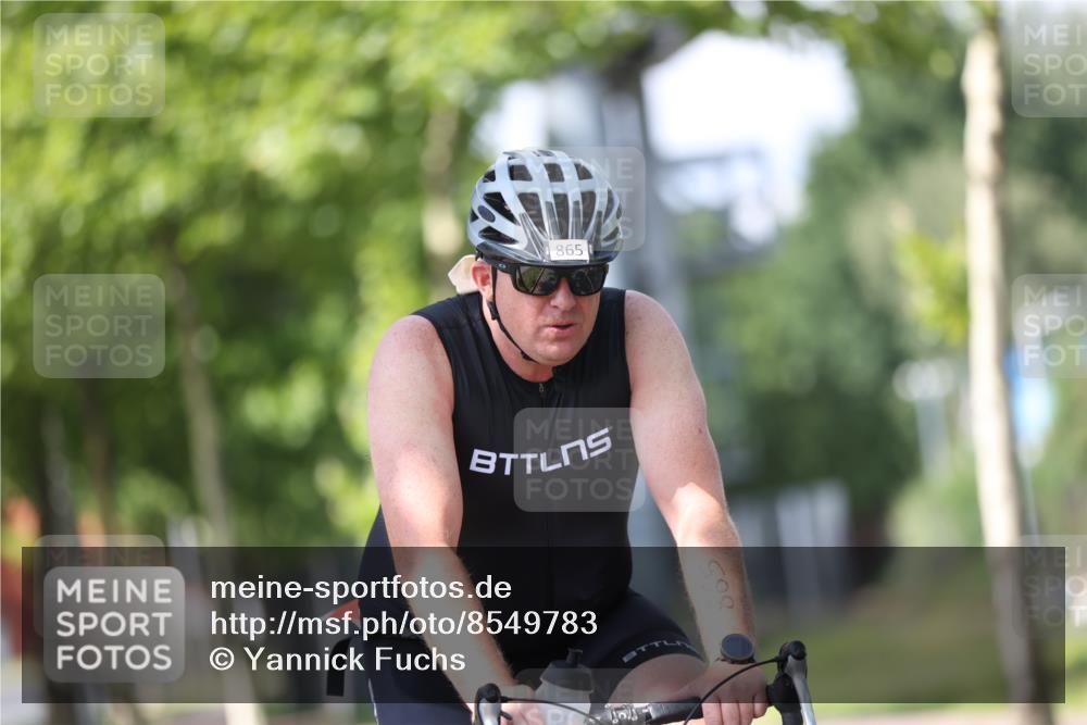 10.08.2025 - GEWOBA Citytriathlon Bremen Yannick Fuchs http://msf.ph/oto/8549783 10.08.2025 13:34:38 Radfahren 593, 865, 905, 924 meine-sportfotos.de
