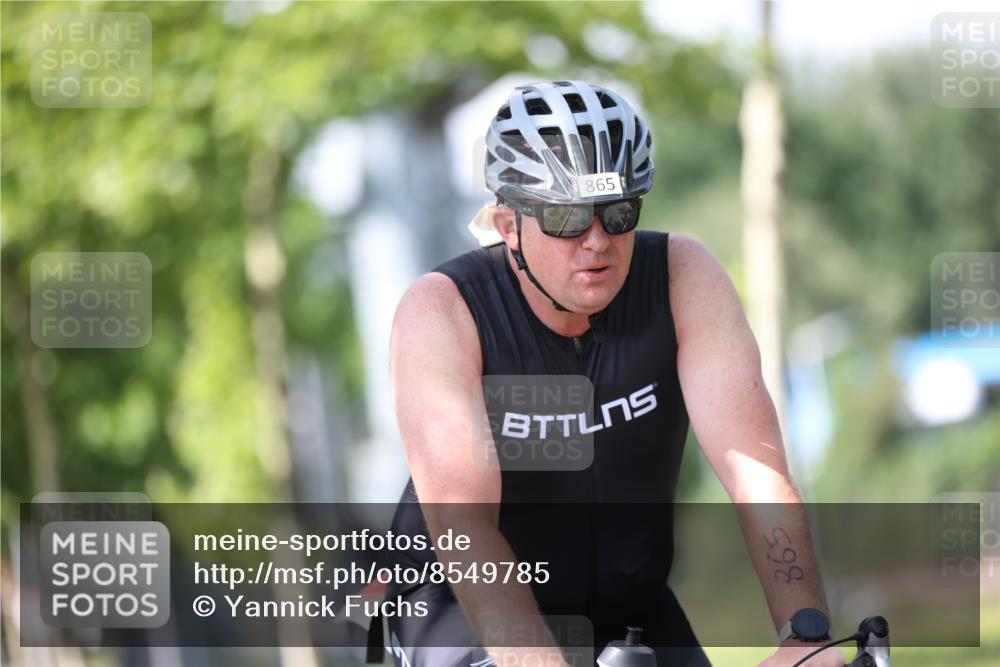 10.08.2025 - GEWOBA Citytriathlon Bremen Yannick Fuchs http://msf.ph/oto/8549785 10.08.2025 13:34:38 Radfahren 593, 865, 905, 924 meine-sportfotos.de