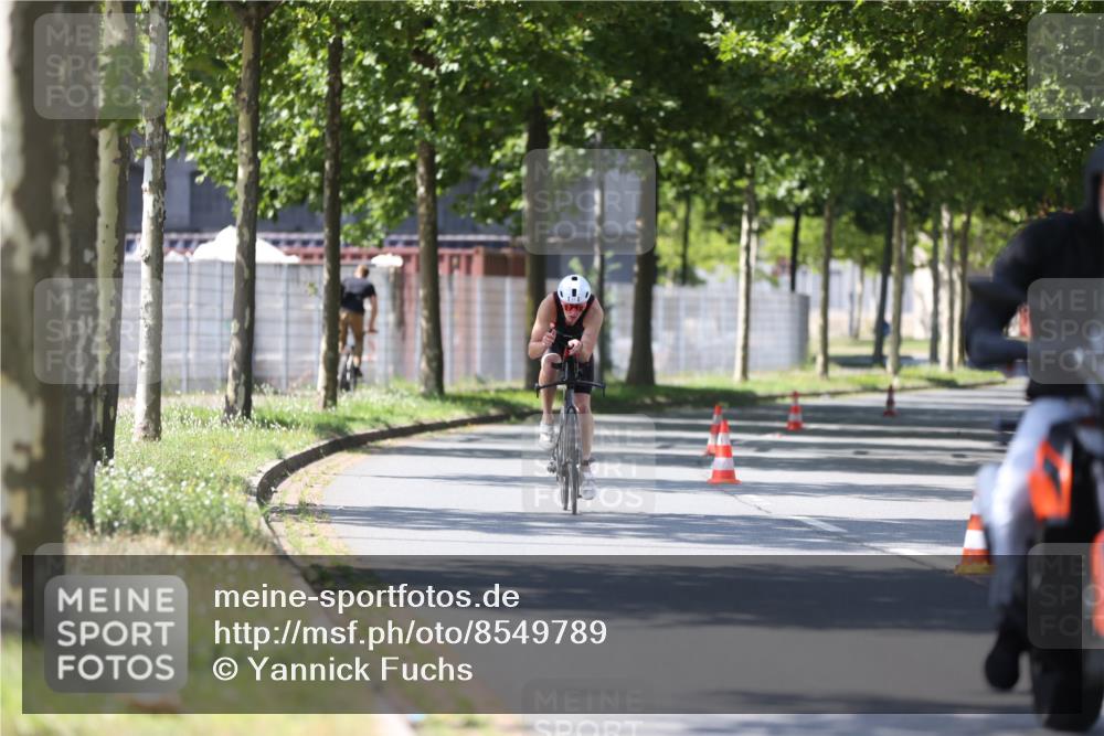 10.08.2025 - GEWOBA Citytriathlon Bremen Yannick Fuchs http://msf.ph/oto/8549789 10.08.2025 14:05:34 Radfahren 11 meine-sportfotos.de