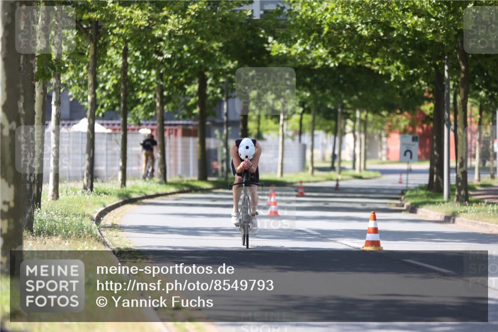 10.08.2025 - GEWOBA Citytriathlon Bremen Yannick Fuchs http://msf.ph/oto/8549793 10.08.2025 14:05:35 Radfahren 11 meine-sportfotos.de