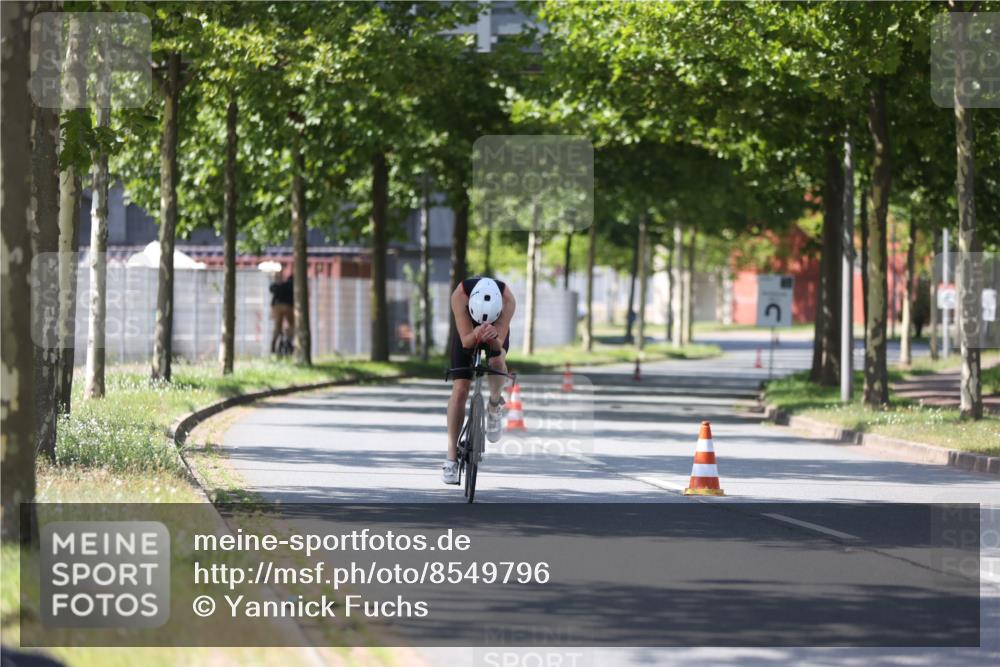 10.08.2025 - GEWOBA Citytriathlon Bremen Yannick Fuchs http://msf.ph/oto/8549796 10.08.2025 14:05:35 Radfahren 11 meine-sportfotos.de