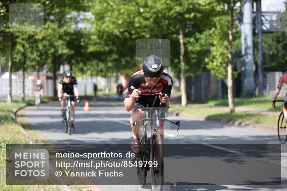 10.08.2025 - GEWOBA Citytriathlon Bremen Yannick Fuchs http://msf.ph/oto/8549799 10.08.2025 12:20:17 Radfahren 565, 570, 596, 639, 720, 782, 784, 844, 892, 920 meine-sportfotos.de