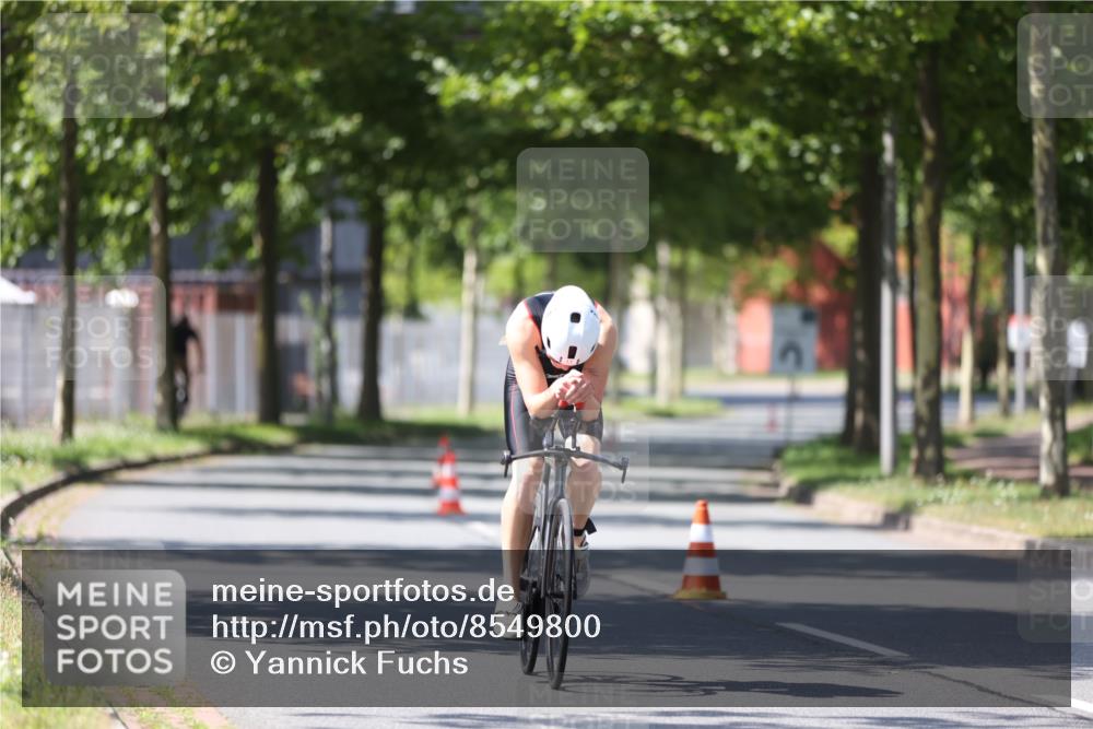 10.08.2025 - GEWOBA Citytriathlon Bremen Yannick Fuchs http://msf.ph/oto/8549800 10.08.2025 14:05:36 Radfahren 11 meine-sportfotos.de