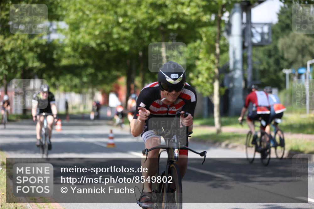 10.08.2025 - GEWOBA Citytriathlon Bremen Yannick Fuchs http://msf.ph/oto/8549802 10.08.2025 12:20:18 Radfahren 565, 570, 596, 631, 720, 782, 784, 844, 892, 920 meine-sportfotos.de