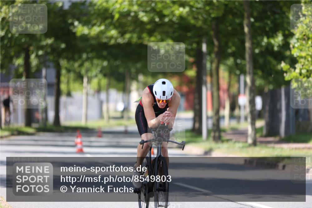 10.08.2025 - GEWOBA Citytriathlon Bremen Yannick Fuchs http://msf.ph/oto/8549803 10.08.2025 14:05:36 Radfahren 11 meine-sportfotos.de