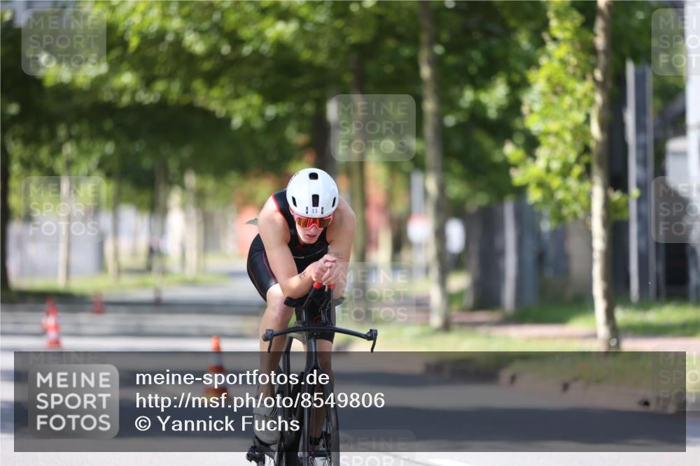 10.08.2025 - GEWOBA Citytriathlon Bremen Yannick Fuchs http://msf.ph/oto/8549806 10.08.2025 14:05:36 Radfahren 11 meine-sportfotos.de