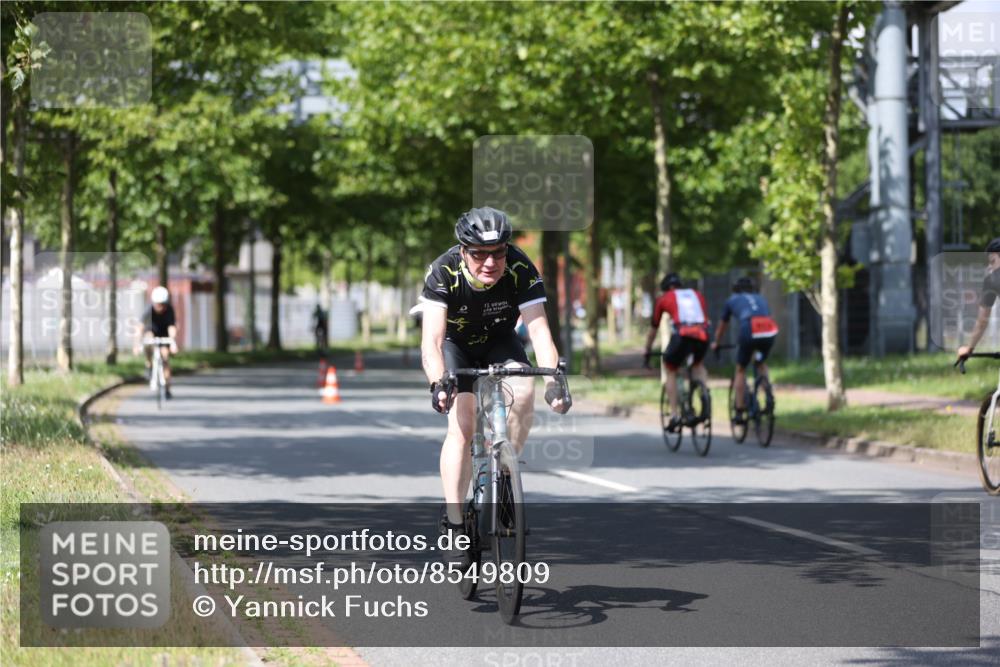 10.08.2025 - GEWOBA Citytriathlon Bremen Yannick Fuchs http://msf.ph/oto/8549809 10.08.2025 12:20:18 Radfahren 565, 570, 596, 631, 720, 782, 784, 844, 892, 920 meine-sportfotos.de