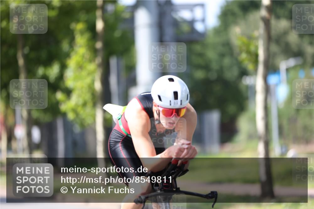 10.08.2025 - GEWOBA Citytriathlon Bremen Yannick Fuchs http://msf.ph/oto/8549811 10.08.2025 14:05:37 Radfahren 11 meine-sportfotos.de