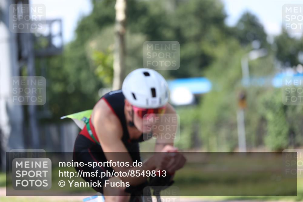 10.08.2025 - GEWOBA Citytriathlon Bremen Yannick Fuchs http://msf.ph/oto/8549813 10.08.2025 14:05:37 Radfahren 11 meine-sportfotos.de