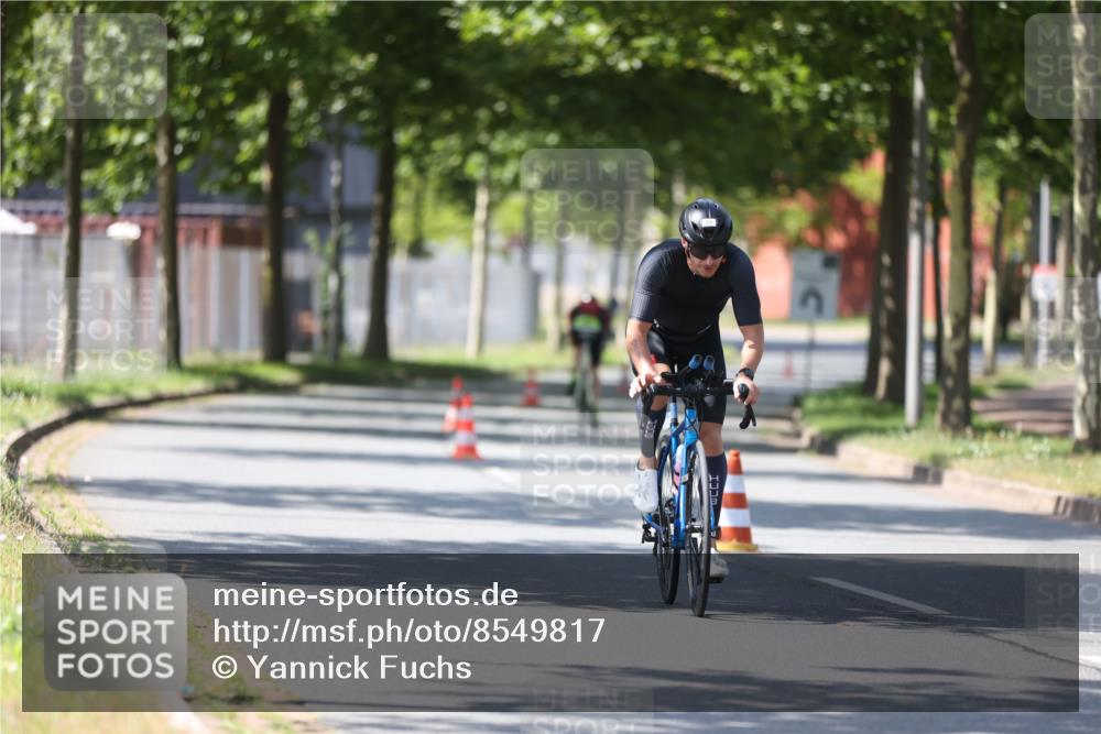 10.08.2025 - GEWOBA Citytriathlon Bremen Yannick Fuchs http://msf.ph/oto/8549817 10.08.2025 14:07:37 Radfahren 89 meine-sportfotos.de