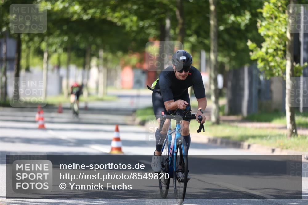 10.08.2025 - GEWOBA Citytriathlon Bremen Yannick Fuchs http://msf.ph/oto/8549820 10.08.2025 14:07:37 Radfahren 89 meine-sportfotos.de