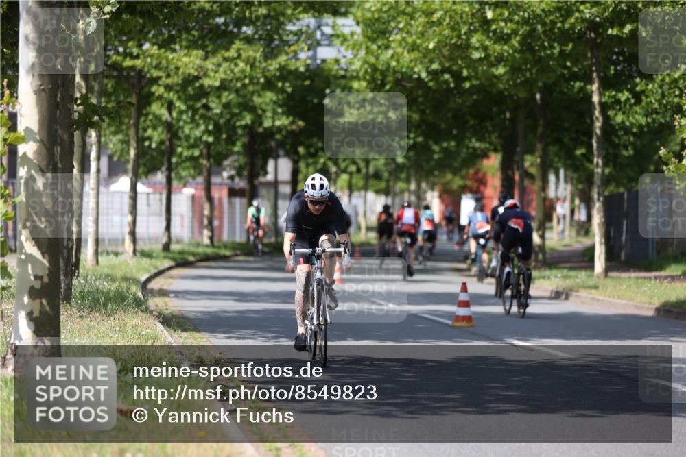 10.08.2025 - GEWOBA Citytriathlon Bremen Yannick Fuchs http://msf.ph/oto/8549823 10.08.2025 12:20:21 Radfahren 565, 570, 596, 631, 720, 844, 892 meine-sportfotos.de