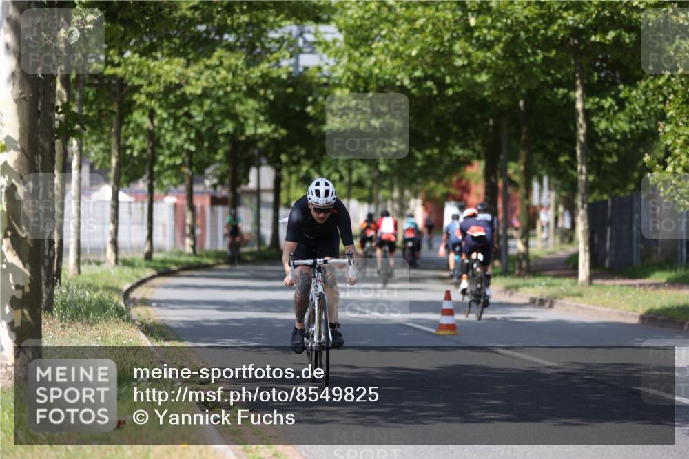 10.08.2025 - GEWOBA Citytriathlon Bremen Yannick Fuchs http://msf.ph/oto/8549825 10.08.2025 12:20:21 Radfahren 565, 570, 596, 631, 720, 844, 892 meine-sportfotos.de