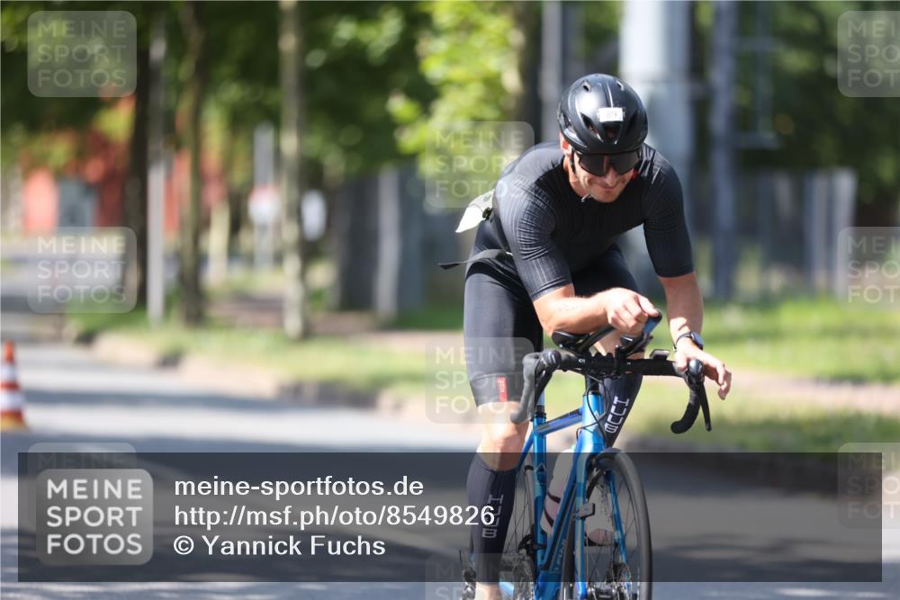 10.08.2025 - GEWOBA Citytriathlon Bremen Yannick Fuchs http://msf.ph/oto/8549826 10.08.2025 14:07:38 Radfahren 89 meine-sportfotos.de