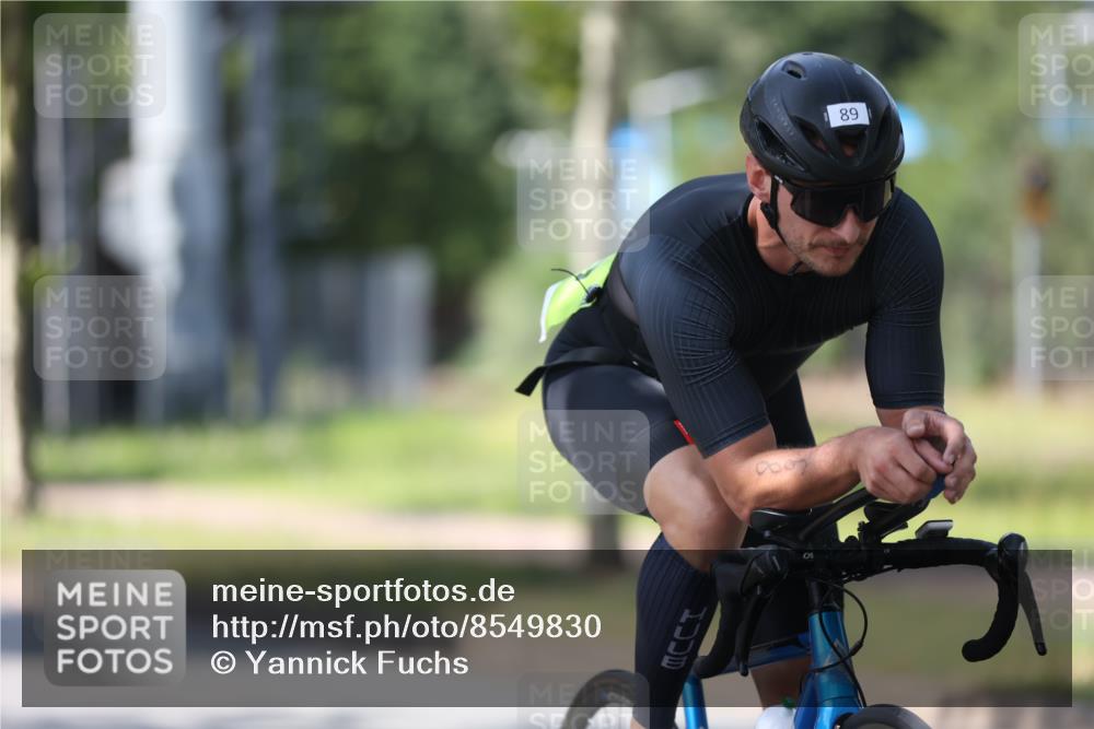 10.08.2025 - GEWOBA Citytriathlon Bremen Yannick Fuchs http://msf.ph/oto/8549830 10.08.2025 14:07:38 Radfahren 89 meine-sportfotos.de