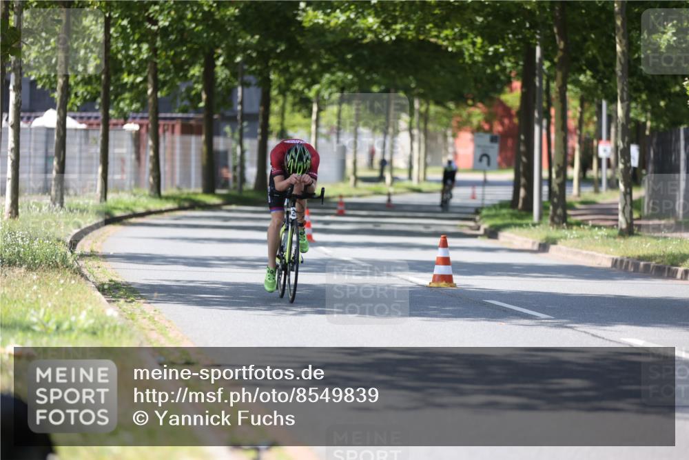 10.08.2025 - GEWOBA Citytriathlon Bremen Yannick Fuchs http://msf.ph/oto/8549839 10.08.2025 14:08:20 Radfahren 3 meine-sportfotos.de