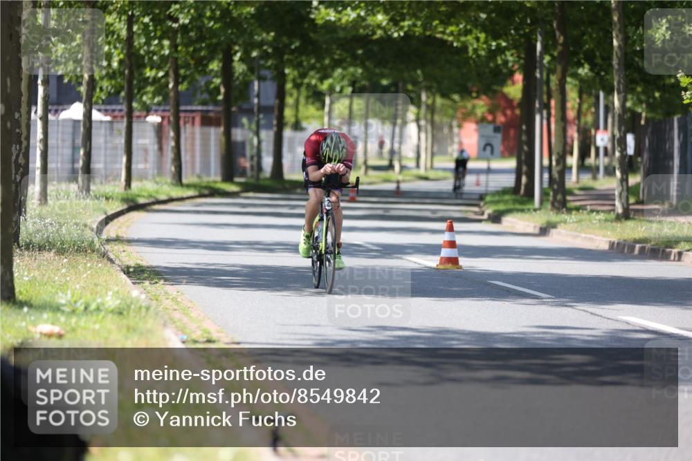 10.08.2025 - GEWOBA Citytriathlon Bremen Yannick Fuchs http://msf.ph/oto/8549842 10.08.2025 14:08:20 Radfahren 3 meine-sportfotos.de