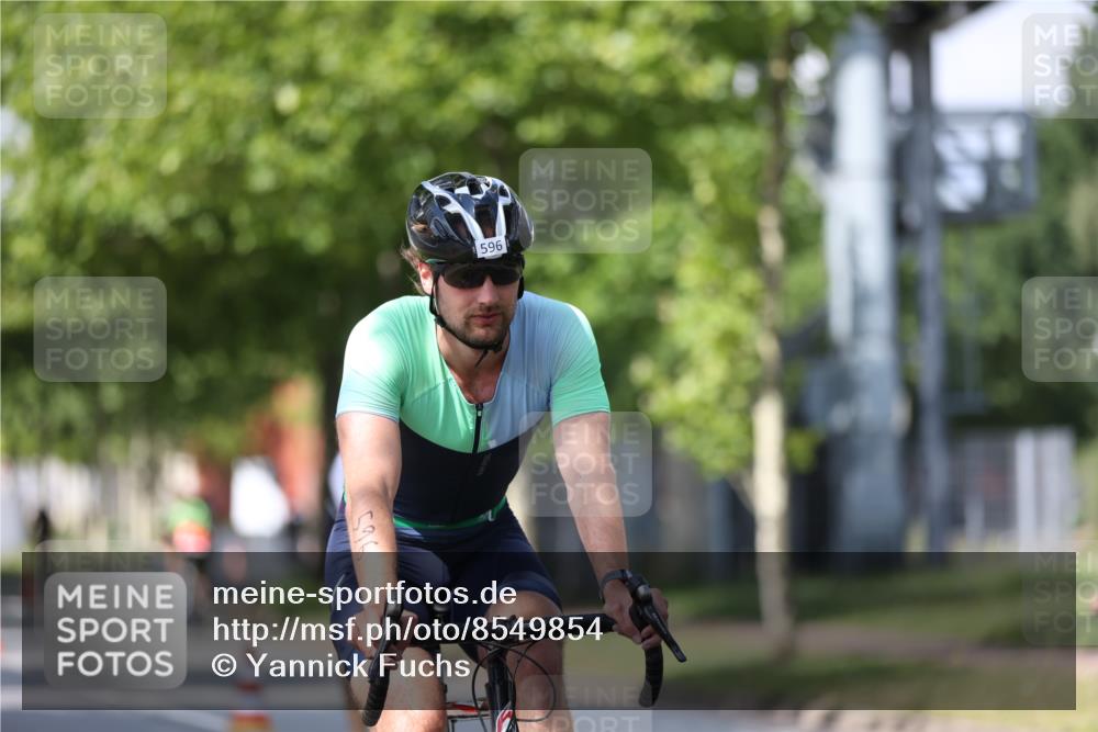 10.08.2025 - GEWOBA Citytriathlon Bremen Yannick Fuchs http://msf.ph/oto/8549854 10.08.2025 12:20:28 Radfahren 563, 565, 570, 596, 631, 720, 734, 829, 892, 900 meine-sportfotos.de