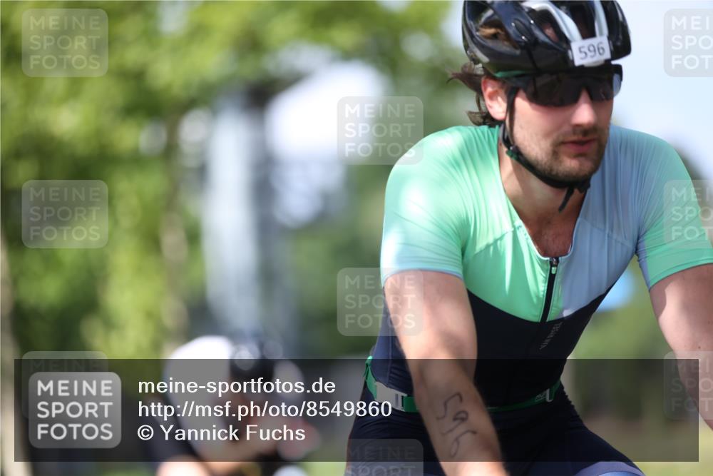 10.08.2025 - GEWOBA Citytriathlon Bremen Yannick Fuchs http://msf.ph/oto/8549860 10.08.2025 12:20:29 Radfahren 563, 565, 570, 596, 631, 720, 734, 829, 892, 900 meine-sportfotos.de
