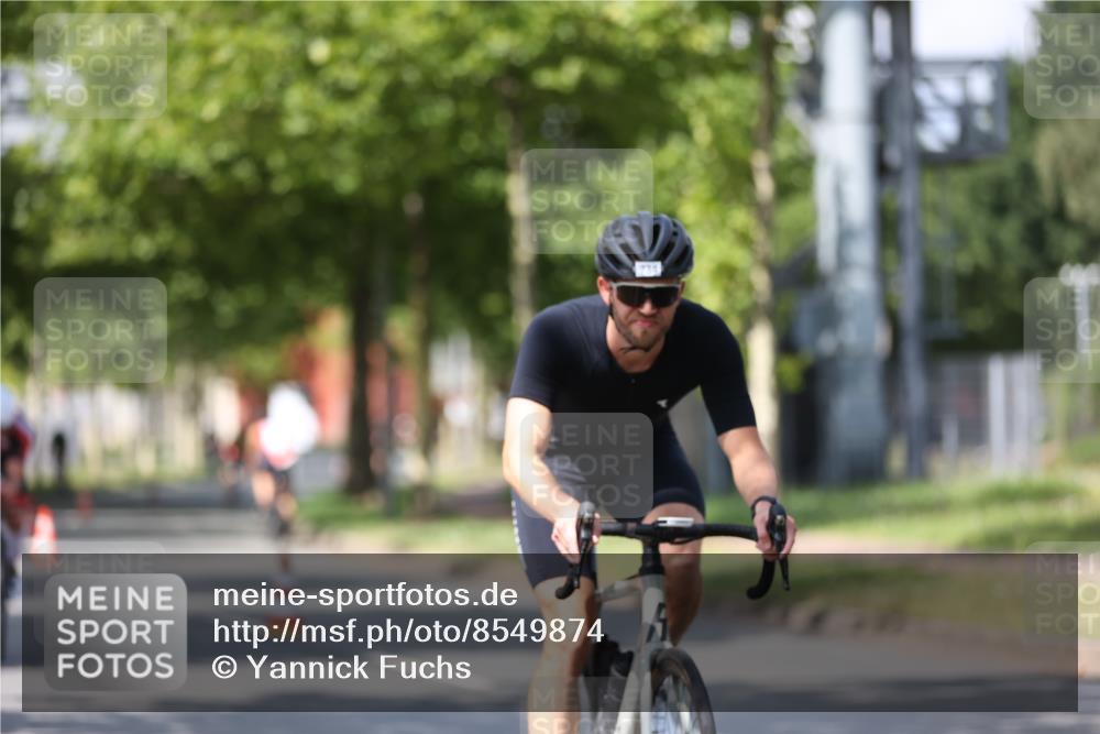 10.08.2025 - GEWOBA Citytriathlon Bremen Yannick Fuchs http://msf.ph/oto/8549874 10.08.2025 12:20:32 Radfahren 563, 565, 596, 631, 720, 734, 829, 900 meine-sportfotos.de