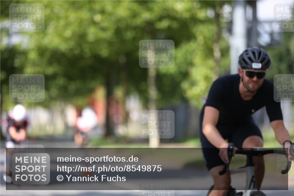 10.08.2025 - GEWOBA Citytriathlon Bremen Yannick Fuchs http://msf.ph/oto/8549875 10.08.2025 12:20:32 Radfahren 563, 565, 596, 631, 720, 734, 829, 900 meine-sportfotos.de