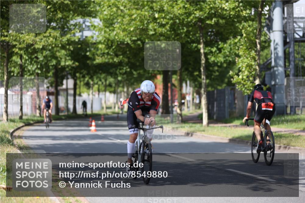 10.08.2025 - GEWOBA Citytriathlon Bremen Yannick Fuchs http://msf.ph/oto/8549880 10.08.2025 12:20:33 Radfahren 563, 596, 631, 720, 734, 829, 900, 940 meine-sportfotos.de