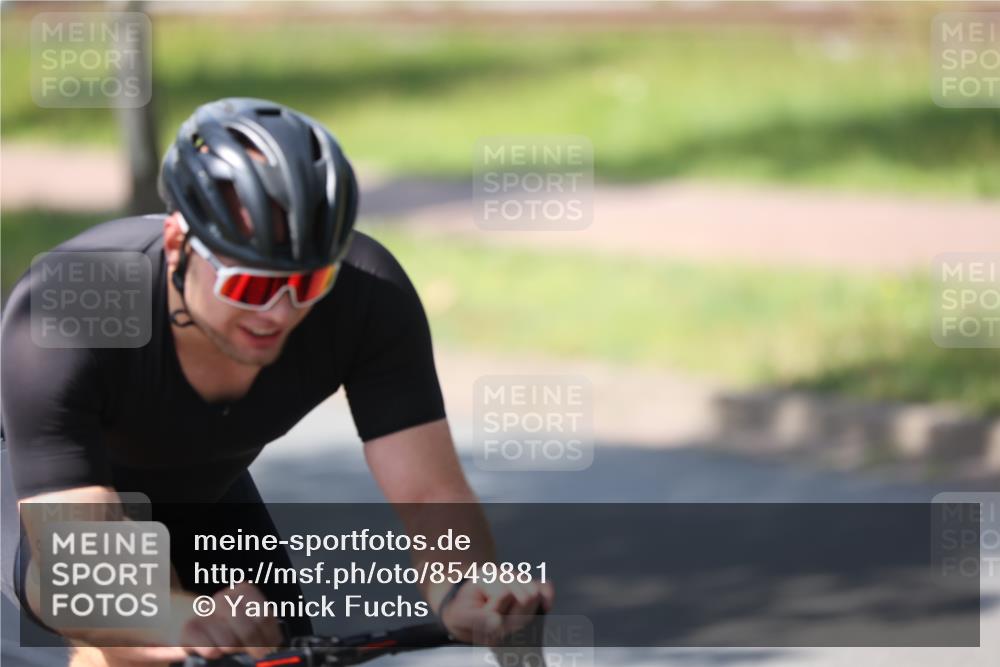 10.08.2025 - GEWOBA Citytriathlon Bremen Yannick Fuchs http://msf.ph/oto/8549881 10.08.2025 14:09:11 Radfahren 85, 165 meine-sportfotos.de