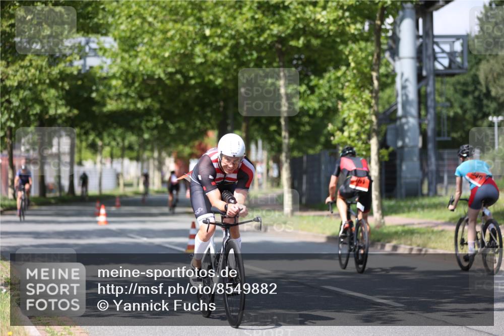 10.08.2025 - GEWOBA Citytriathlon Bremen Yannick Fuchs http://msf.ph/oto/8549882 10.08.2025 12:20:33 Radfahren 563, 596, 631, 720, 734, 829, 900, 940 meine-sportfotos.de