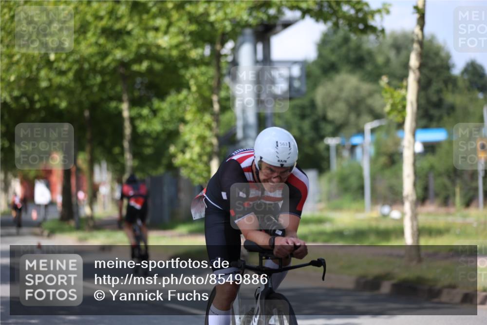 10.08.2025 - GEWOBA Citytriathlon Bremen Yannick Fuchs http://msf.ph/oto/8549886 10.08.2025 12:20:34 Radfahren 563, 596, 631, 720, 734, 829, 900, 940 meine-sportfotos.de