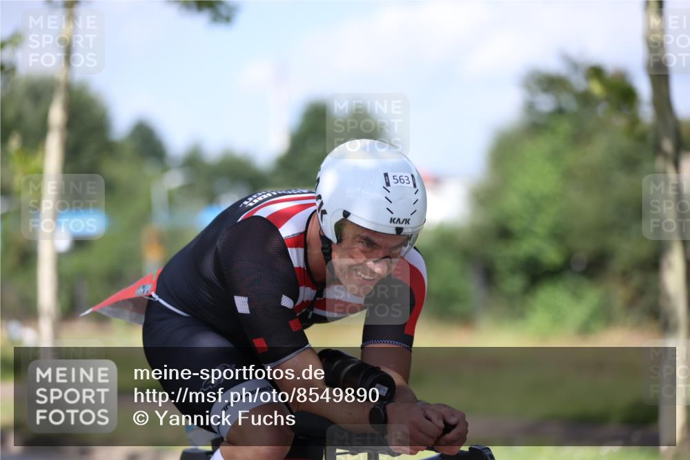 10.08.2025 - GEWOBA Citytriathlon Bremen Yannick Fuchs http://msf.ph/oto/8549890 10.08.2025 12:20:34 Radfahren 563, 596, 631, 720, 734, 829, 900, 940 meine-sportfotos.de