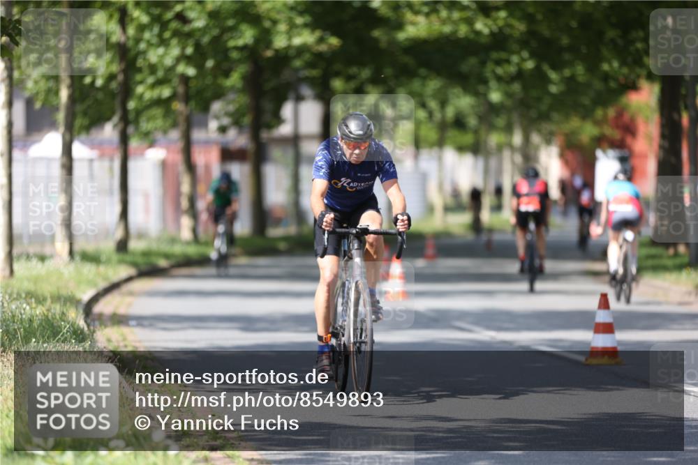 10.08.2025 - GEWOBA Citytriathlon Bremen Yannick Fuchs http://msf.ph/oto/8549893 10.08.2025 12:20:36 Radfahren 563, 596, 631, 734, 829, 900, 940 meine-sportfotos.de