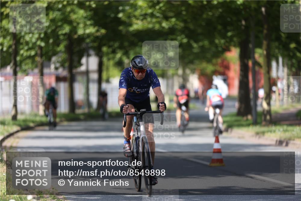 10.08.2025 - GEWOBA Citytriathlon Bremen Yannick Fuchs http://msf.ph/oto/8549898 10.08.2025 12:20:37 Radfahren 563, 596, 631, 734, 829, 900, 940 meine-sportfotos.de