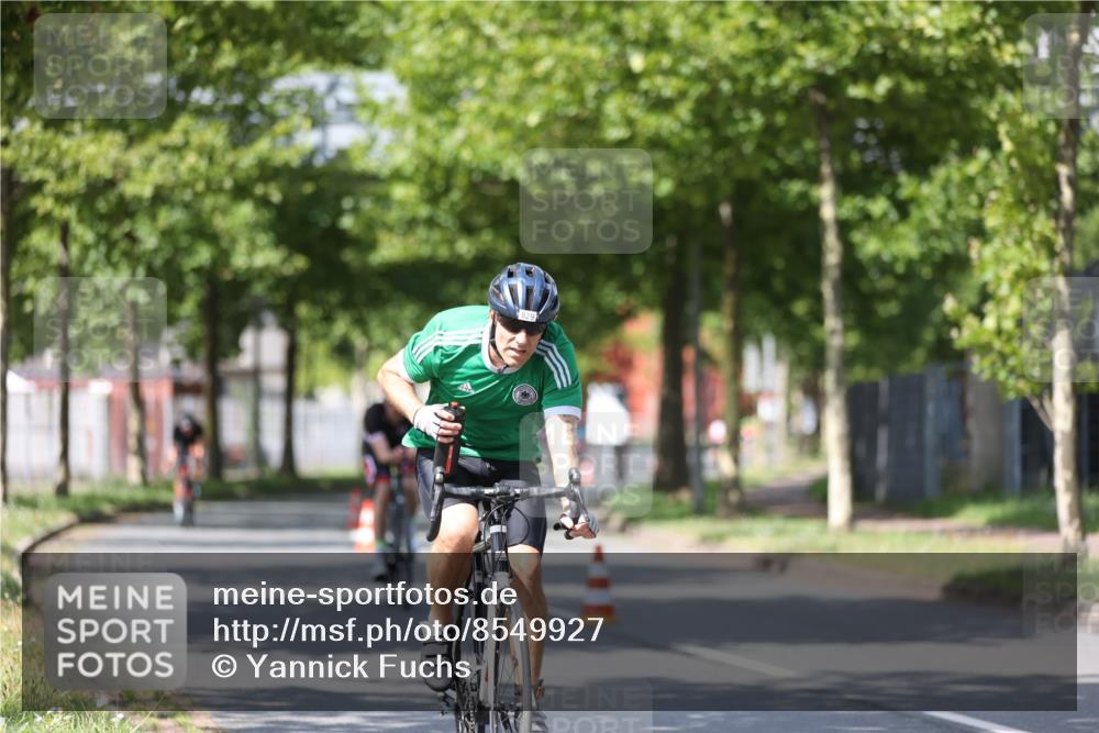 10.08.2025 - GEWOBA Citytriathlon Bremen Yannick Fuchs http://msf.ph/oto/8549927 10.08.2025 12:20:42 Radfahren 563, 631, 734, 772, 829, 899, 900, 940, 1001 meine-sportfotos.de