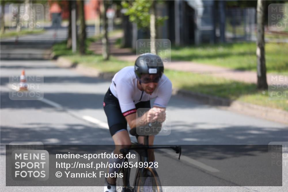 10.08.2025 - GEWOBA Citytriathlon Bremen Yannick Fuchs http://msf.ph/oto/8549928 10.08.2025 14:10:06 Radfahren 159, 167 meine-sportfotos.de
