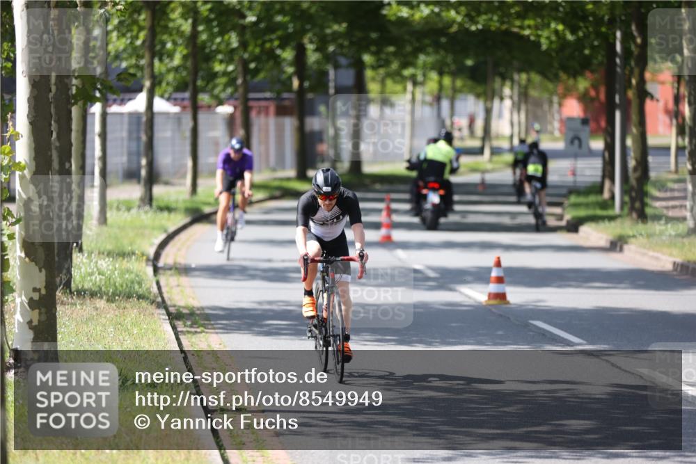 10.08.2025 - GEWOBA Citytriathlon Bremen Yannick Fuchs http://msf.ph/oto/8549949 10.08.2025 14:11:29 Radfahren 70, 161 meine-sportfotos.de