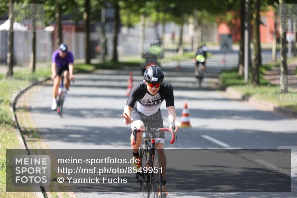 10.08.2025 - GEWOBA Citytriathlon Bremen Yannick Fuchs http://msf.ph/oto/8549951 10.08.2025 14:11:29 Radfahren 70, 161 meine-sportfotos.de
