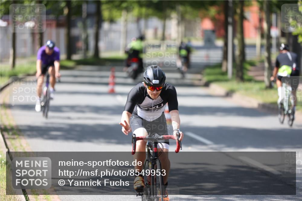 10.08.2025 - GEWOBA Citytriathlon Bremen Yannick Fuchs http://msf.ph/oto/8549953 10.08.2025 14:11:29 Radfahren 70, 161 meine-sportfotos.de